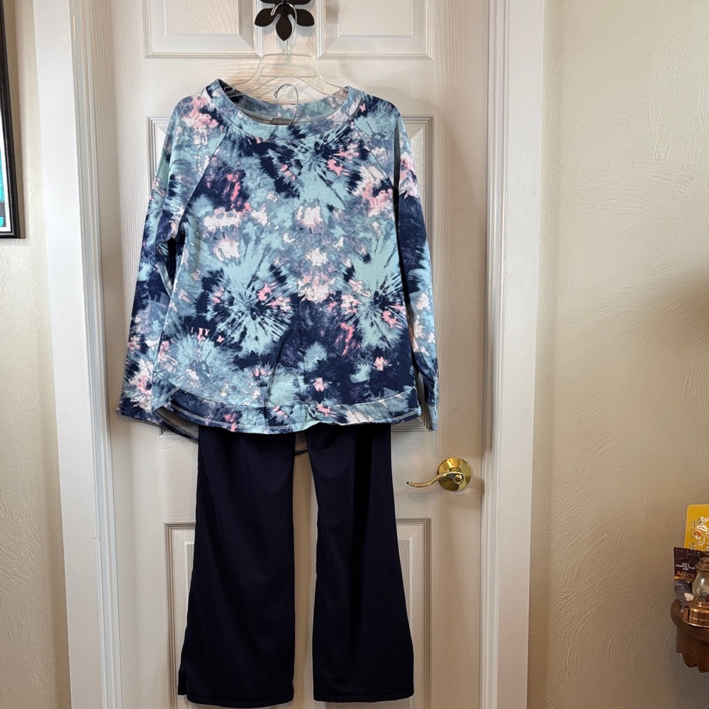 Talbots Blue and Pink Tie-Dye Bateau Top and Navy Bootcut High Waist Pants EUC